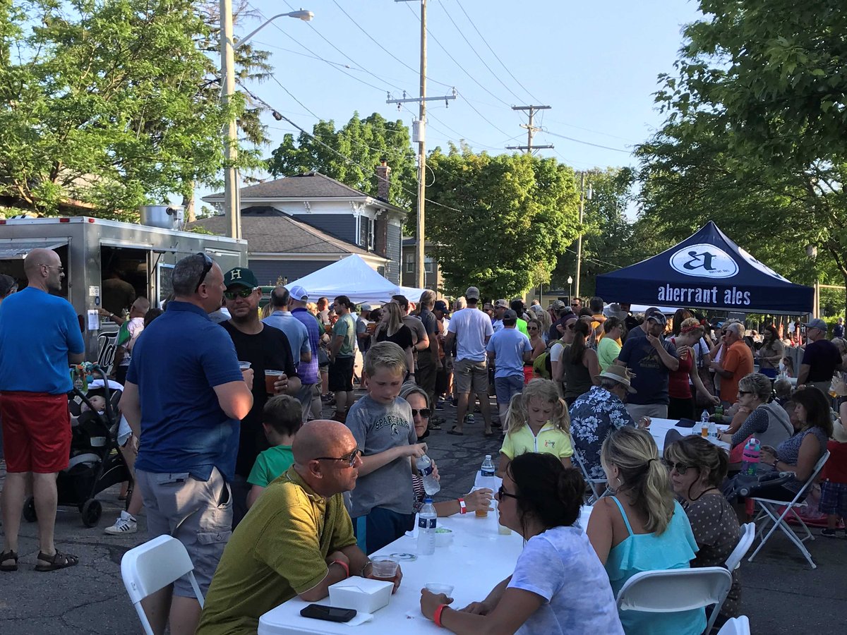 DowntownHowell's tweet photo. Today, August 7, is the final #RocktheBlockHowell of the summer season! Who will be joining us for the live tunes of @kariholmesmdd &amp; Black Jack classic rock band?! We can't wait to have you join us for the food, the music and the fun from 6-9pm https://t.co/Eq1fEgcrR8