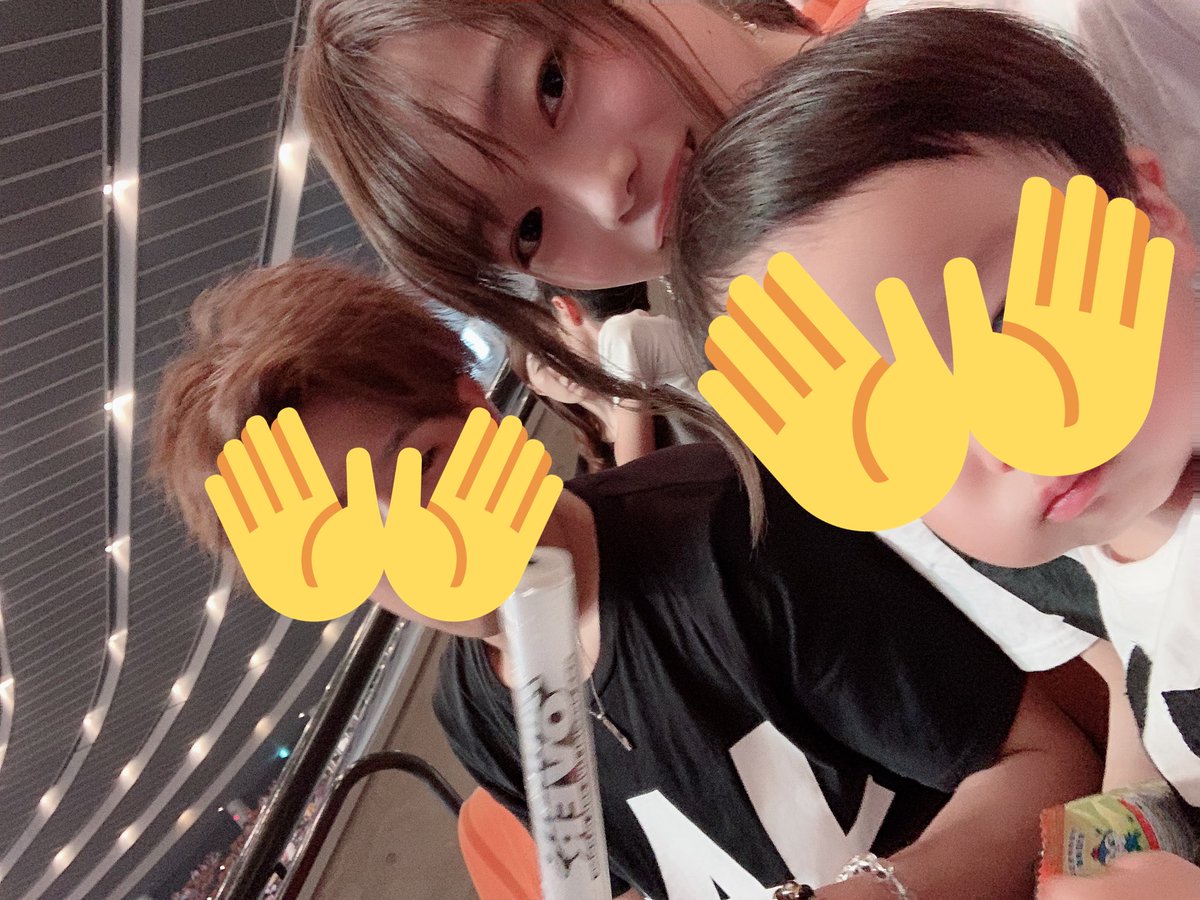 _usnyaaan's tweet photo. FFF 大阪城ホール 昼の部
今年も家族で参戦🤩
スタンド2列近すぎ、😭😭
日高さんずっといてるし
與さんと目合うし←
息子もいっぱい手振っておーいってしてた🤤
#AAA
#AAAFFF
#FFF
#0807 https://t.co/ktB8kxLLug