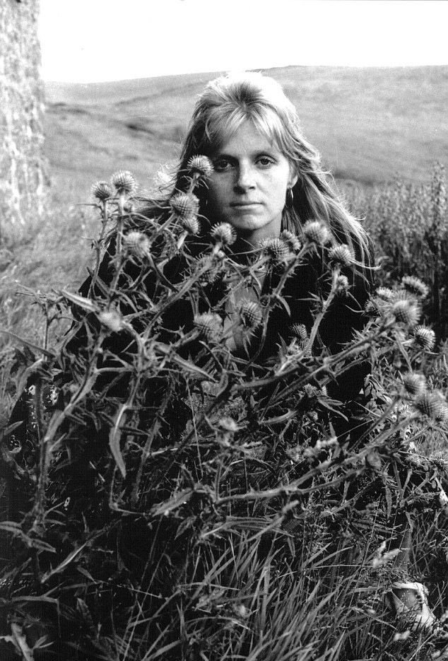 'Going up to Scotland was a real freedom. It was an escape - our means of finding a new direction in life and having time to think about what we really want to do' - Paul McCartney #DoBusinessDifferently
#DoYourBusinessOutside #mindset #leadthechange #workculture #future