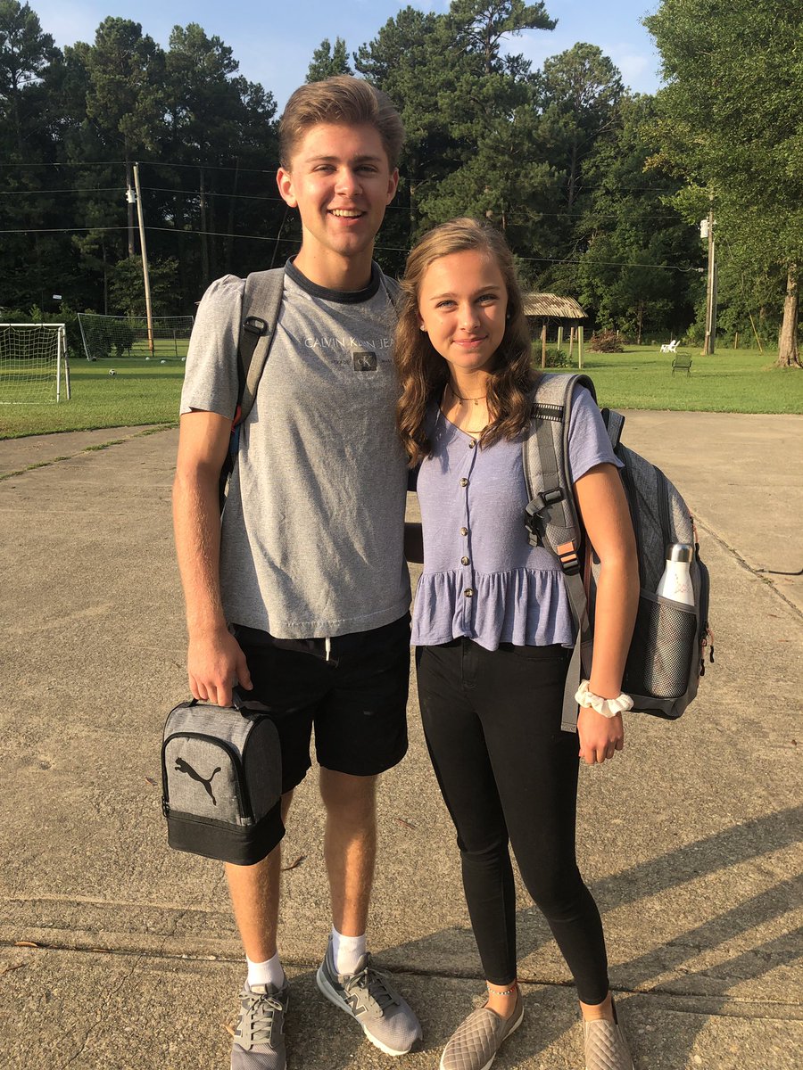2BeTroyStubbs's tweet photo. First day of school! Freshman and Senior at Wetumpka high school. #siblings https://t.co/JdQYjHlKxR