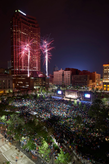 CuyArtsC's tweet photo. Want to know the timeline of events taking place for the Star-Spangled Spectacular tonight?
-6 pm – food trucks open
-7 pm – Pre-concert performances
-9 pm – @CleveOrchestra concert begins
-10:15 pm – The fireworks show starts!
#StarSpangledCLE #artsinCLE https://t.co/rHWGiN3cWS