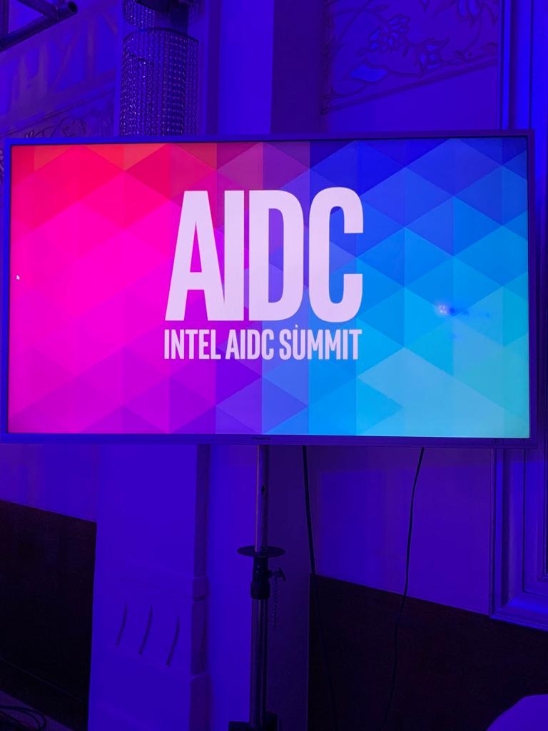 IntelIndia's tweet photo. And it's a wrap at #IntelAIDC2019! A day filled with learning and knowledge-sharing between partners & developers. We thank everyone who joined us & hope our showcase of Intel's #AI-powered capabilities help technologists develop innovative solutions for the future. #AIOnIntel https://t.co/JkcqrqQFkC