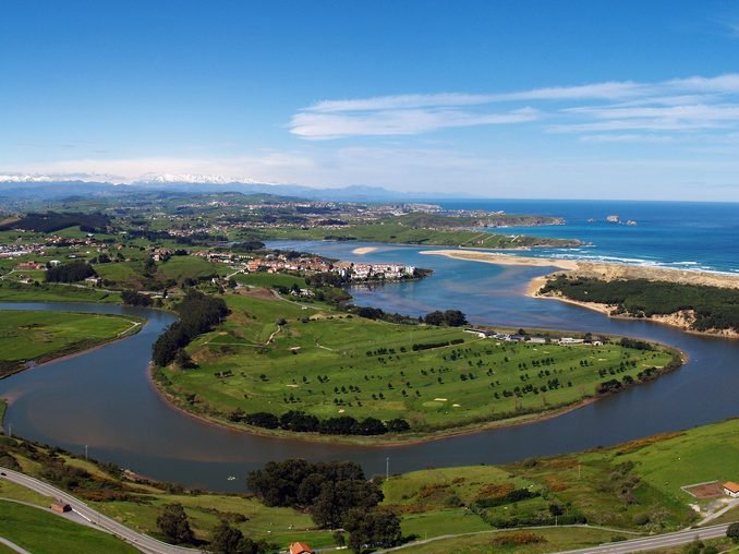 ALICE_Interreg's tweet photo. As promised, we keep demystifying #InterregALICE's main issues. 

This week, we offer you a #FactSheet with a view over #GlobalChange and its impacts on #ecosystems and, invariably, on natural heritage and human well-being. 

📰 Read here : https://t.co/oYyoIPWFlE

🍃🍃🍃 https://t.co/Iy7ilVtH3T
