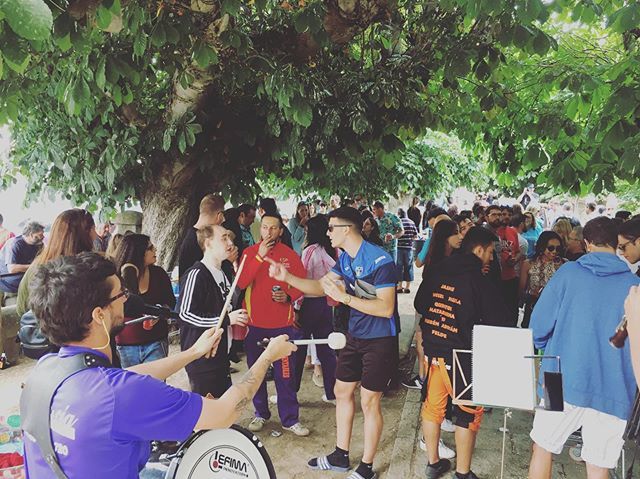 Estimados chavales y chavalas y chavalus. Hoy estaremos en el Barrio de San Lorenzo (Segovia) a las 19 h. ¡No a las 18 ni a las 18:30 h.! A LAS 19 h. Estaremos por la zona de las casetas. #flauycia #segovia #sanlorenzo ift.tt/2ZCJjOV