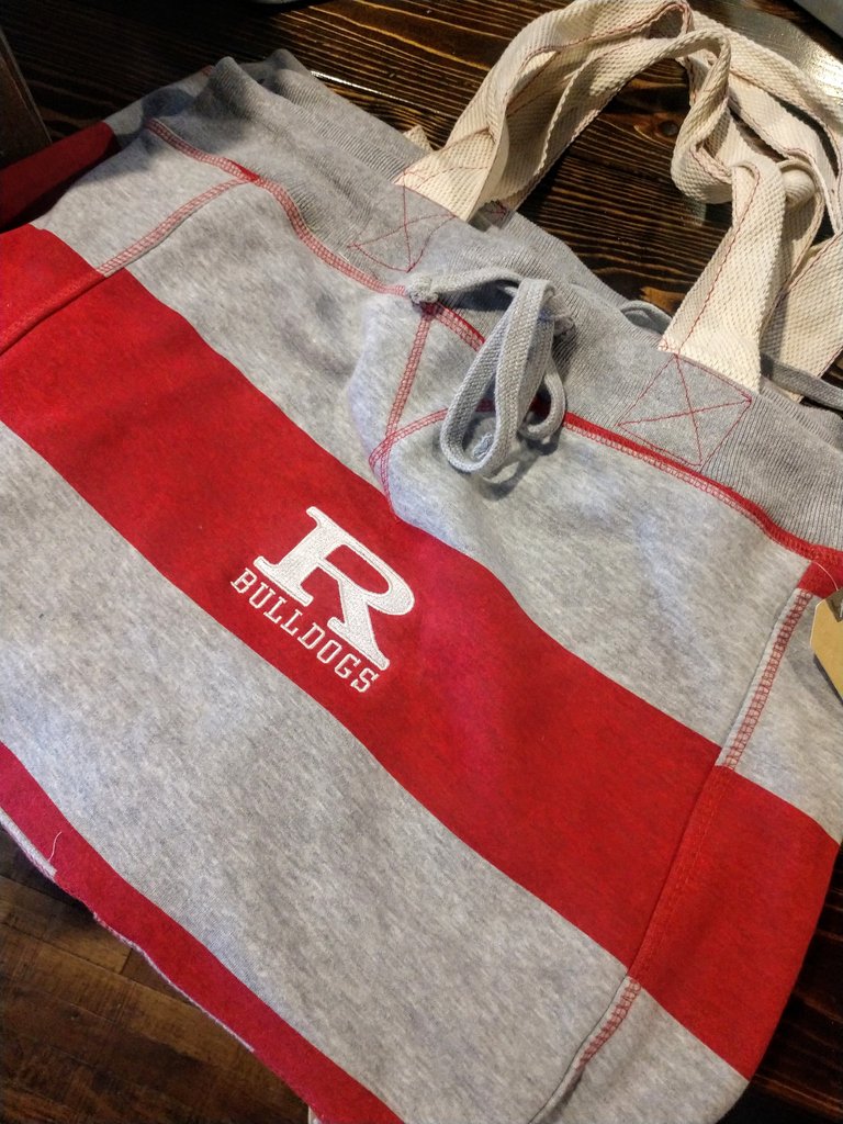 FAMSPrinting's tweet photo. New Alert! Romeo Soft Tote Bags π
Get Your Back to School Gear Now π
#FAMS #backtoschool #romeobulldogs #bulldogs #Preemo #smalltown #muskamu #talkinshirt #discoveringromeo #sosoft #vintage #goodvibes https://t.co/E6O2amcQtg
