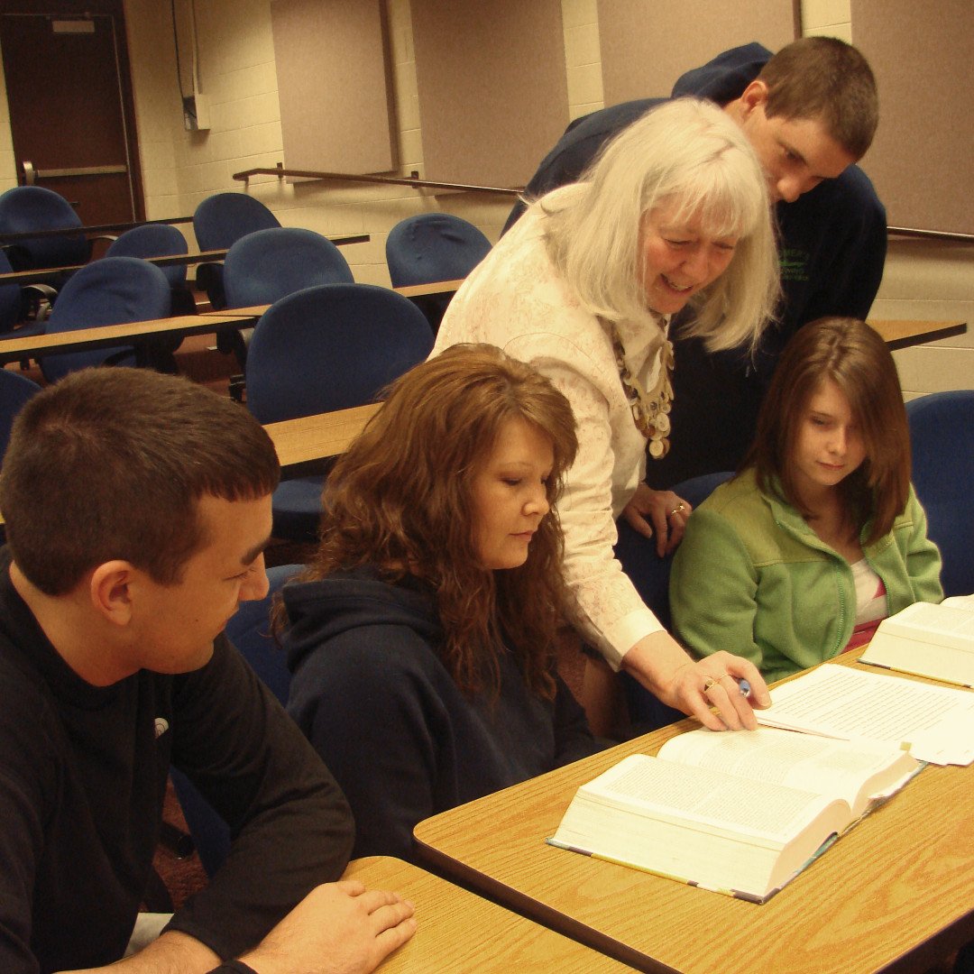 mgccva's tweet photo. Looking for an opportunity to gain experience? Or looking for some extra income?
#DSLCC is looking for a highly qualified Academic Tutor for the Rockbridge Regional Center.
Get more info and apply at https://t.co/vQlTgEgKaf
#alleghanyhighlands #botetourt #rockbridge #bathcounty https://t.co/57Aidk4wro