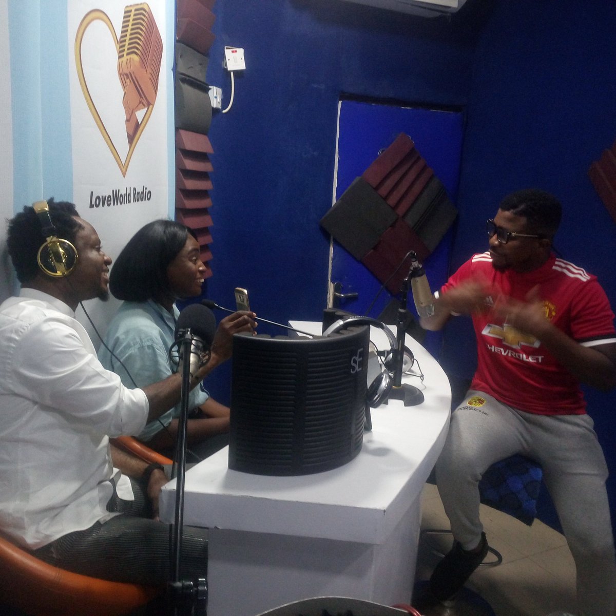 Heavyjaymouth's tweet photo. #WeAreLiveNow on the #LaughHourShow with @BishopChikancy ft @deaconkahmoh @anwuli_host
Tune in to https://t.co/vU7sjsCjZ3 to participate.
Or download the Loveworld Radio App on Google PlayStore with #RefererenceCode: 561423 https://t.co/JtLSlL3hEt