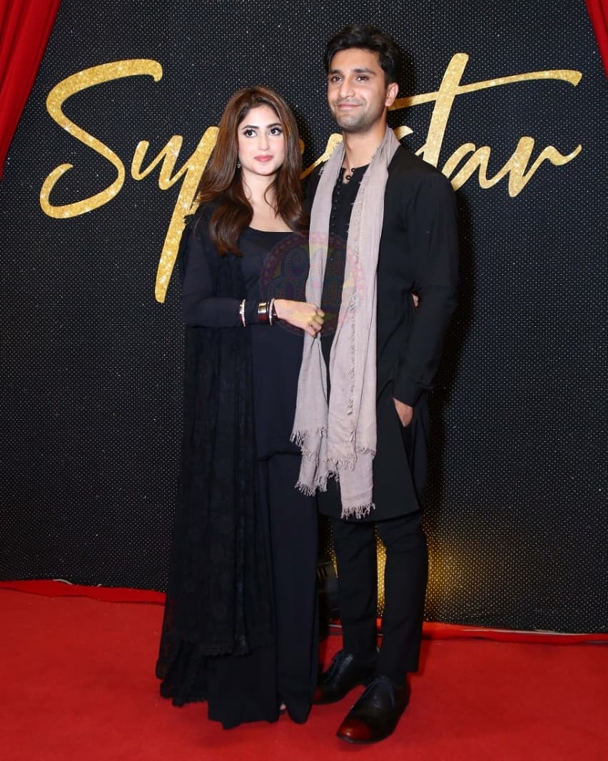 Firewhiskeyy's tweet photo. Sajal and Ahad's first appearance as an engaged couple deserves a thread of its own. I will start with the khoobsurat pictures ♡ https://t.co/4s9VNyMy2b