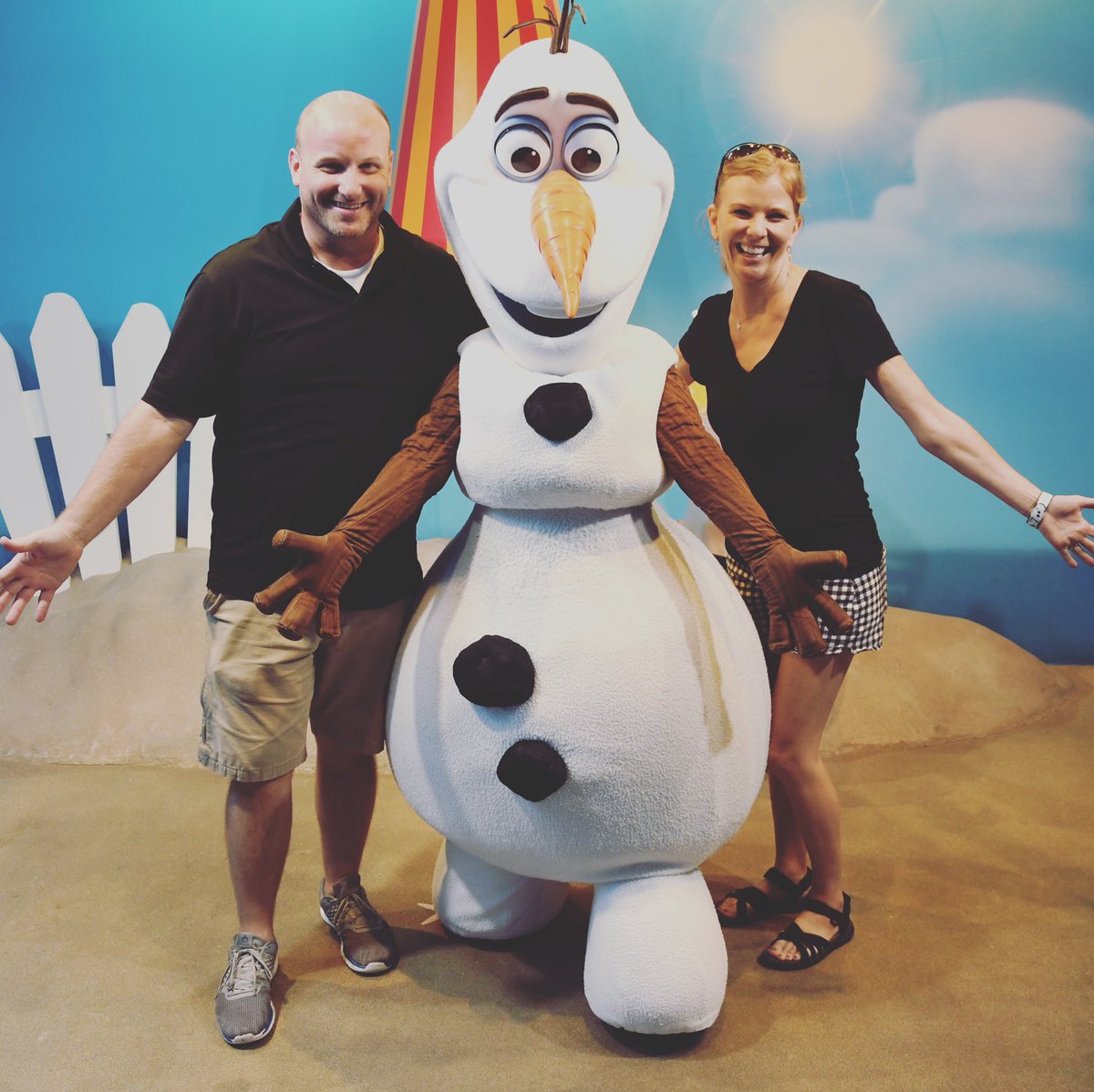 Nikkibd96's tweet photo. 40 Olaf 39 #WDWCLC @thepiratekenny  #characterchallenge #disney2019 #4parks1day #waltdisneyworld #WDW https://t.co/ZmO1D3PZD8