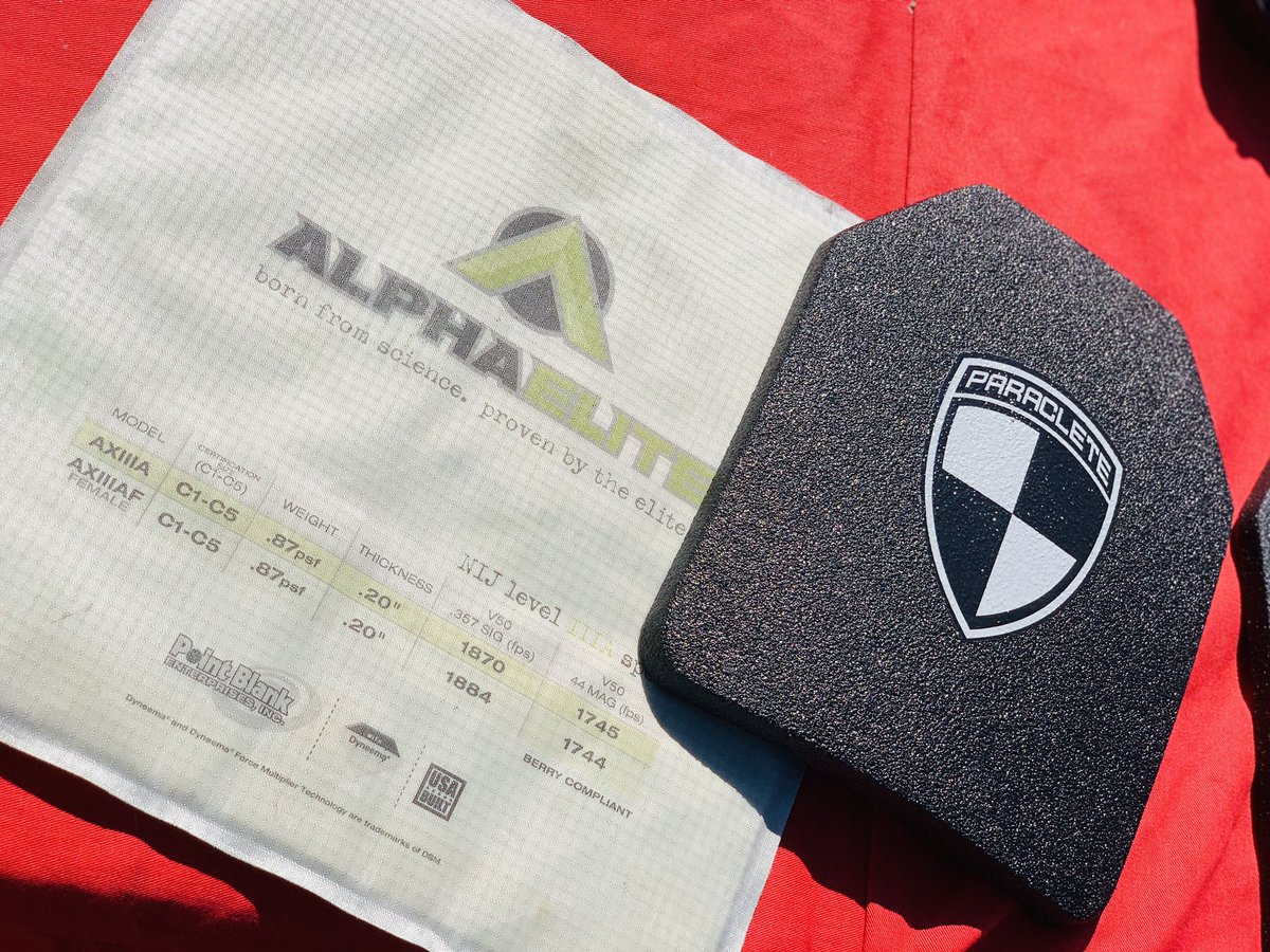 DianaLudwig7's tweet photo. Elite concealable body armor system truly outperforms and over delivers in weight, thinness, flexibility and overall. #pointblankarmor #paraclete #thatarmorlife #alphaelite #omega #bodyarmor #lawenforcement #firstresponders #police #sheriff #corrections https://t.co/d2Fm24QJfO
