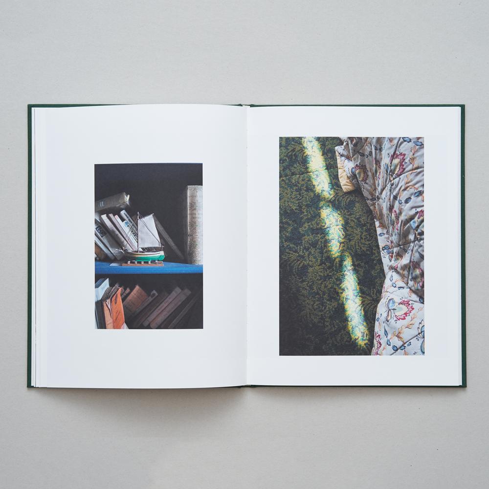 François Halard | Papa

‘Contrary to François Halard’s habits, these photographs delve into the very intimate; quiet pictures of a withering body, a frail face, marked by years and wisdom, and captured with affection and decency.’ 

sundaybooks.ie/books/franois-…
