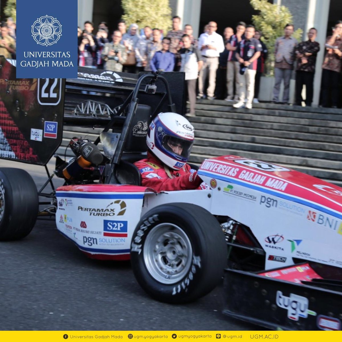 UGMYogyakarta's tweet photo. Bimasakti Racing Team UGM siap untuk kembali berlaga di ajang prestisius Student Formula SAE Jepang pada 27-31 Agustus 2019 di Ecopa Stadium, Shizuoka.
#bimasaktiugm #ftugm #ugmyogyakarta #ugm #kawanugm https://t.co/88TrKGk5iQ