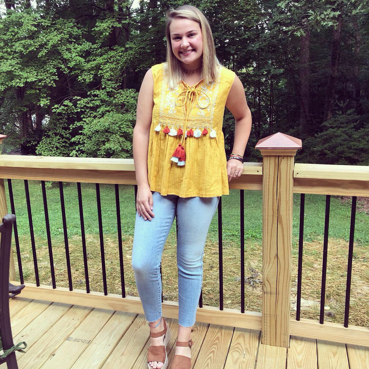 ConniTucker's tweet image. First First Day ⏭ Last First Day
❤️📚👩🏻‍🎓📓👑🔵⚪️🐻🎓❤️
#MAfirstday #seniorszn