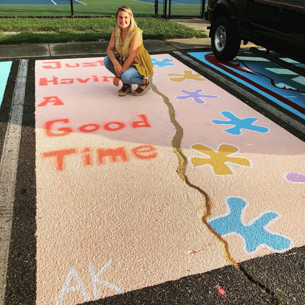 ConniTucker's tweet image. First First Day ⏭ Last First Day
❤️📚👩🏻‍🎓📓👑🔵⚪️🐻🎓❤️
#MAfirstday #seniorszn
