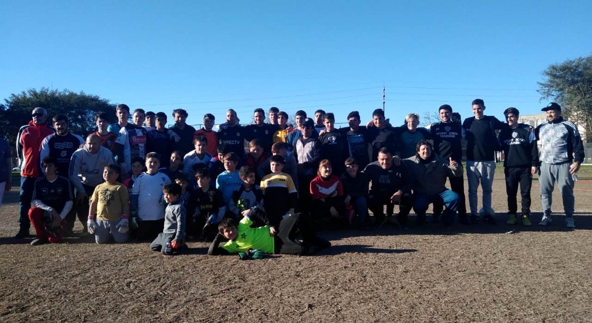 zonanortehoy's tweet photo. Se desarrolló con éxito la clínica de arqueros en Baradero https://t.co/ZIvmRVnZSN https://t.co/dfqUUQb9NX