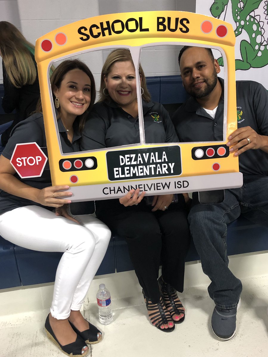 ybarrientos89's tweet photo. @CISDDeZavala Admin showing Dragon Spirit!! @ChannelviewISD #inourhands https://t.co/wSb4cYZs22
