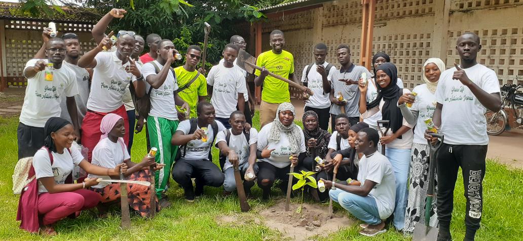 GreenGambia's tweet photo. #GreenUpGambia #SummerGoGreen #TheGambiaCollege #FromActionToImpact #GetInvolved 🌱 https://t.co/5zcQZ2JC7M
