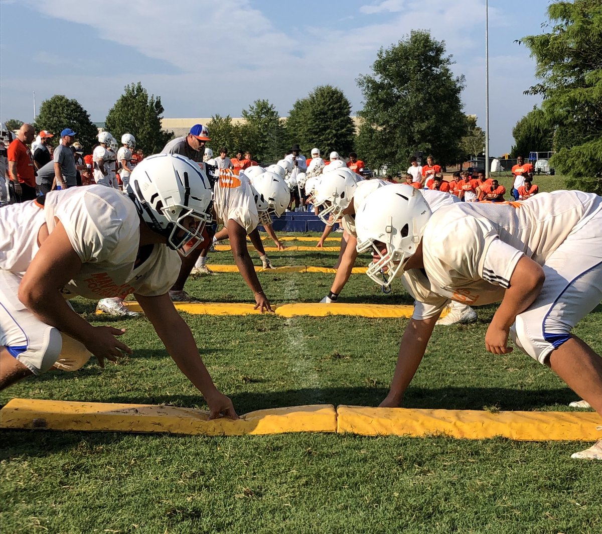 Back at it this morning at Marvin Ridge. Mavs look ready.  <a href="/MarvinRidgeFB/">Marvin Ridge Football</a> @MRmavscheer <a href="/NCGridironNews/">Brian Barnes</a> <a href="/NCGridiron/">Justin Jones</a> <a href="/NCPiedmontSport/">Don Hines</a> <a href="/charlottepreps/">Observer Preps</a> <a href="/HSFBamerica/">High School Football America</a> <a href="/UCPSNCAthletics/">UCPS NC Athletics</a>