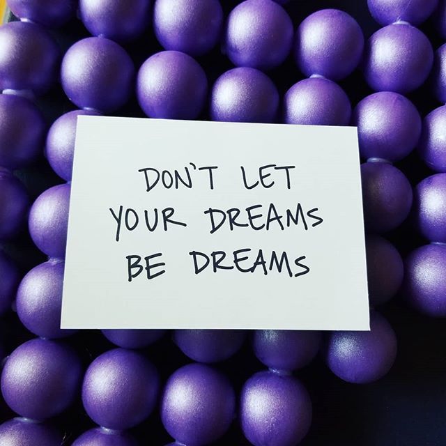 _notesforpeople's tweet photo. Notes for People creates handwritten encouraging notes for others to find. If you found one of our notes, let us know! 💌

#notesforpeople #handwrittennote #penpal #snailmail #happymail #calligraphy #greetingcard #handmadecard #brushlettering #handlet… https://t.co/EOivhF4MHe https://t.co/bUa6PTAqkf
