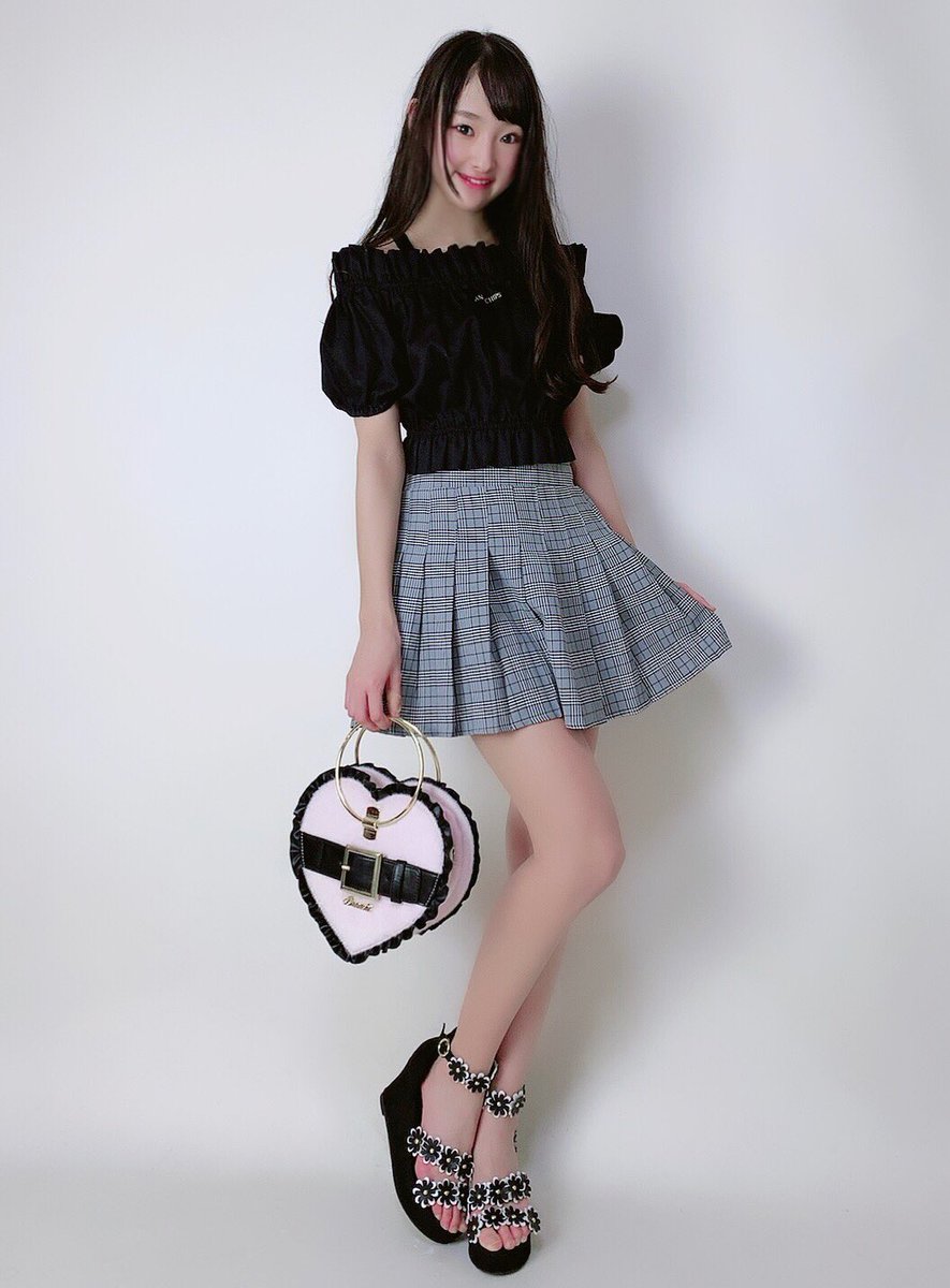 岡本怜奈 Nmb48 En Twitter たんたんコーデ モノトーンコーデ ファッション 中学生女子 岡本怜奈 Nmb48 En Twitter たんたんコーデ モノトーンコーデ ファッション 中学生女子
