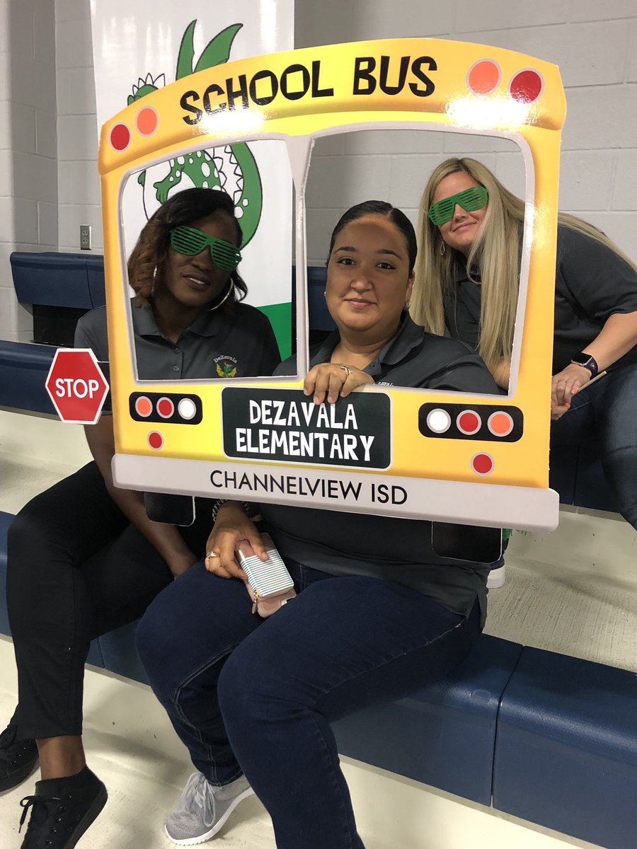 ybarrientos89's tweet photo. We got nothing but RAD teachers at @CISDDeZavala @ChannelviewISD #inourhands https://t.co/LwkTsHMTHR