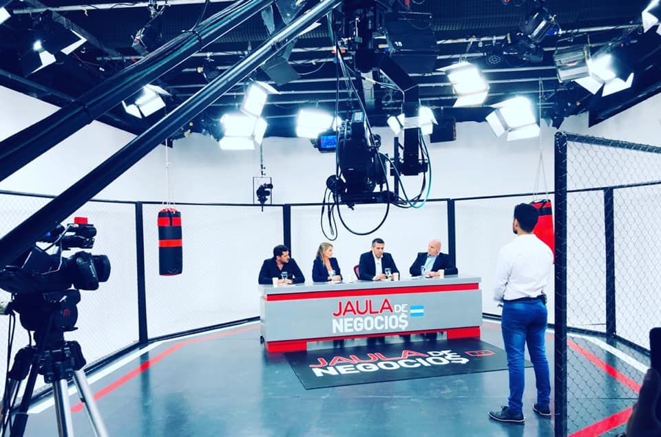 Innovacioncl's tweet photo. [ENTREVISTA] Macarena Liu de @cg_ventures es parte de Jaula de Negocios, un nuevo programa de TV que reúne a emprendedores e innovadores con importantes fondos de inversión, chilenos y extranjeros. 
https://t.co/RjqvvnSfwF https://t.co/OlviZGAEOw
