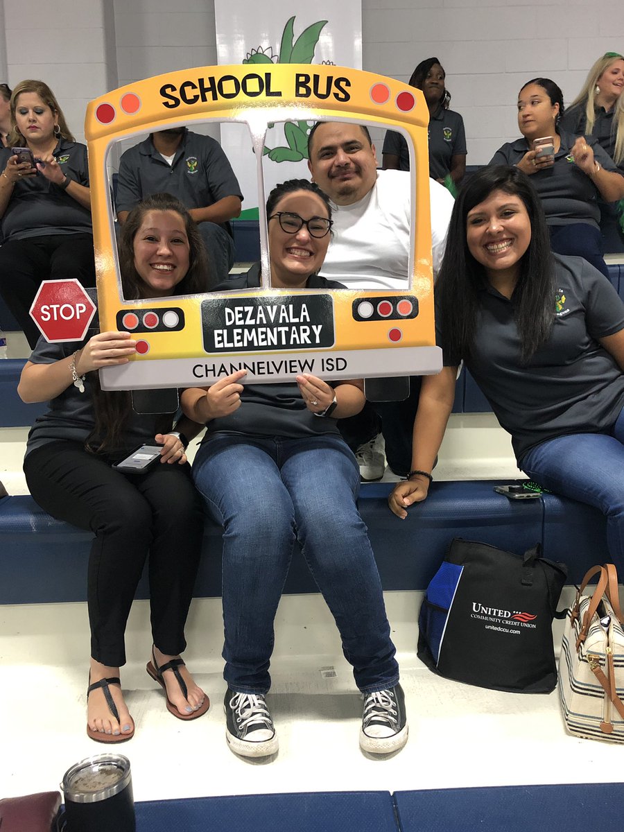 ybarrientos89's tweet photo. Dragon Spirit! @CISDDeZavala @ChannelviewISD #inourhands https://t.co/8JwxI0LzXD