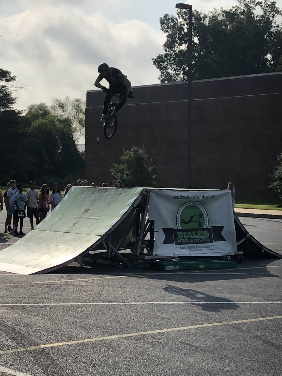 FSEMiddleSchool's tweet photo. Jumping into Transition Camp like.... https://t.co/vKI2A9b0jP