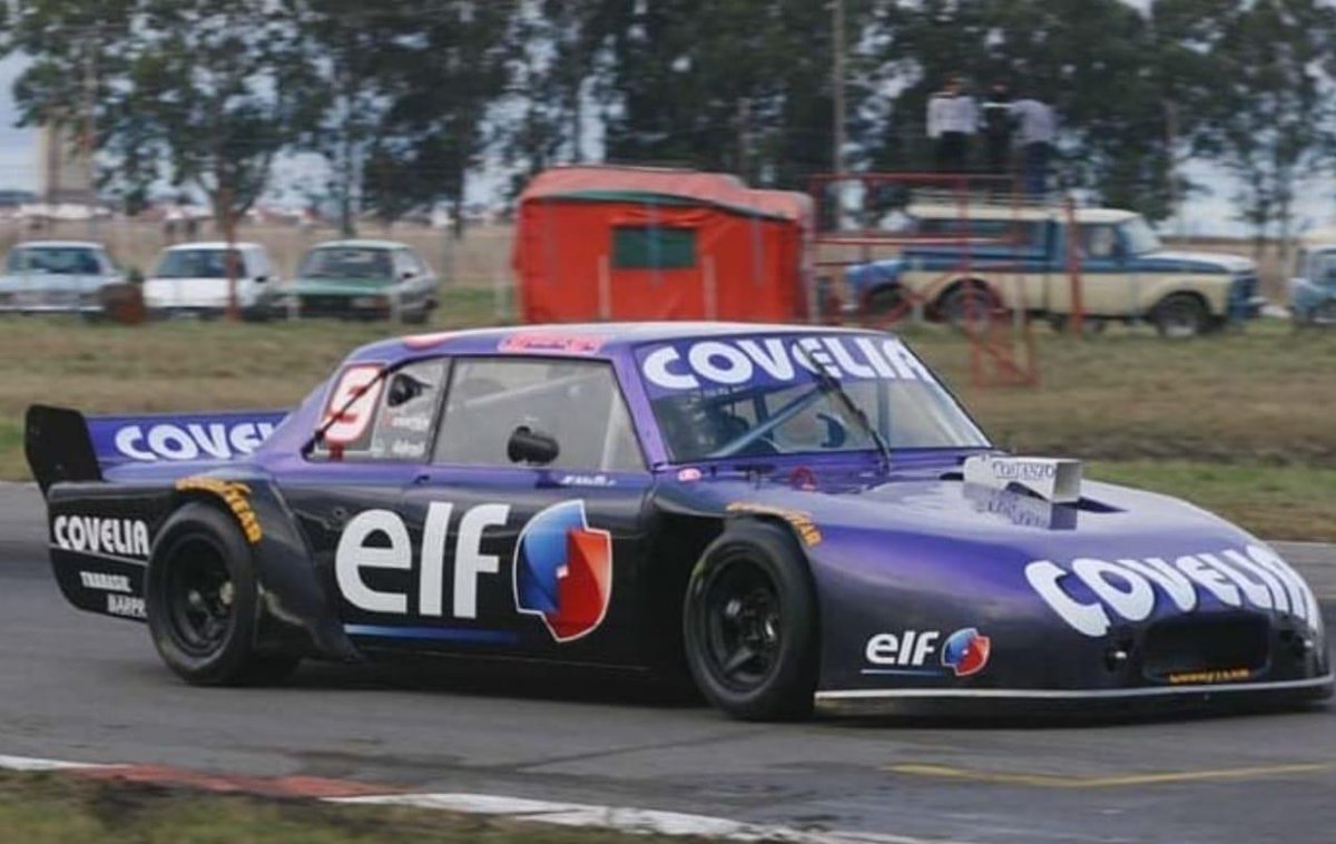 AMCOoficial's tweet photo. #ANIVERSARIO "UN DIA COMO HOY" Se cumplen 14 años del retiro de uno de los mas emblemáticos pilotos de Argentina.
El Flaco (@FlacoTraversoOK( Juan Maria Traverso "colgaba" el casco en nuestro Autodromo. 
Te acordas????????? estabas en el autodromo ? que recuerdo tenes? https://t.co/du8xzsOvvu