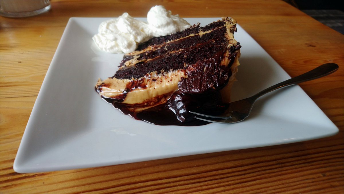 Looking to beat the gloomy Wednesday blues?

We've got just the thing!!!😋

caffeno3.co.uk

#HumpDay #Cakes #Vegan #Spennymoor #UKrestaurants