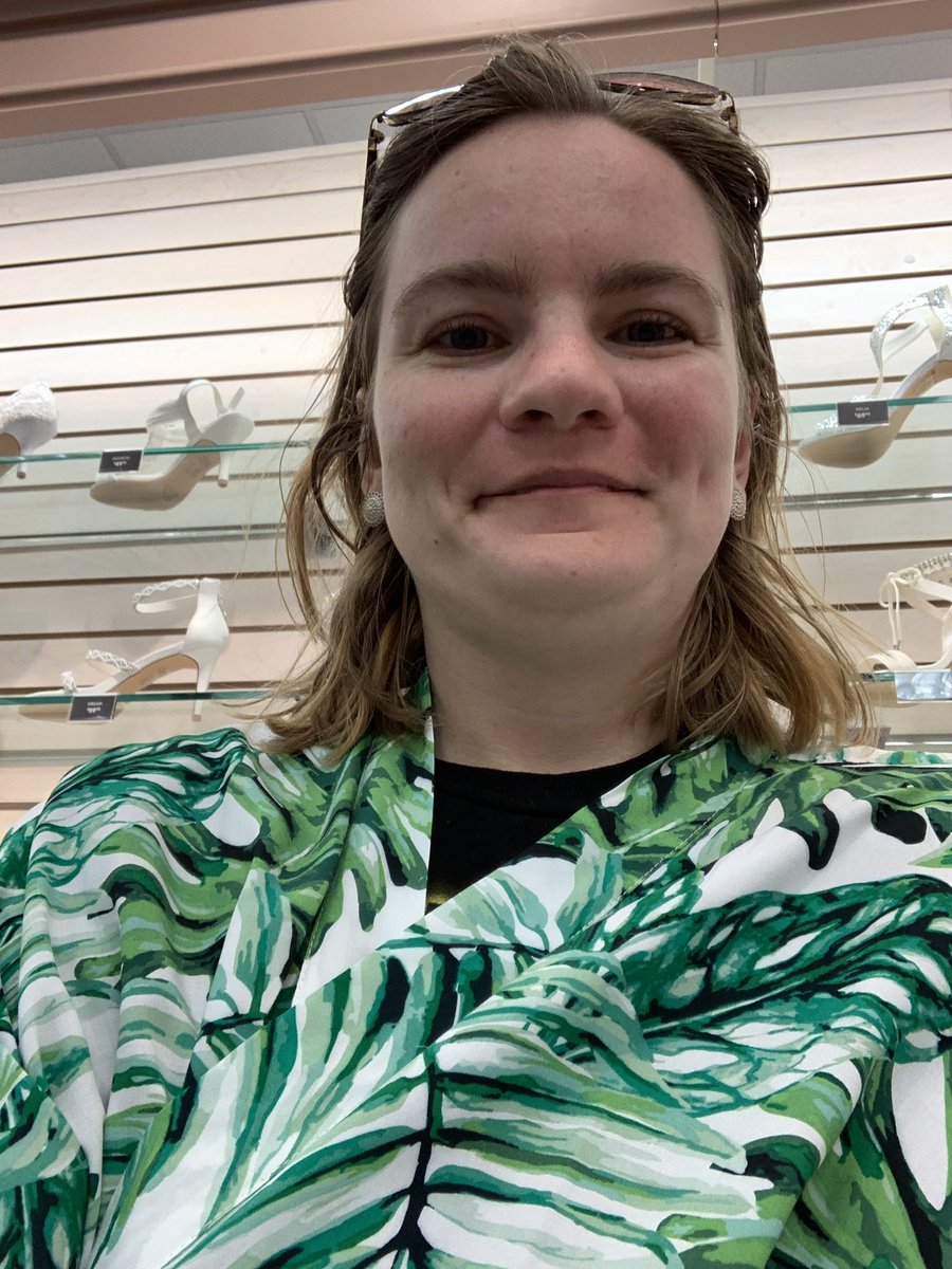 AndiChelle11's tweet photo. Treated myself to a robe that channels my inner Smurf @AnimalKingdom #BadIsBred #hellobabies https://t.co/nYtQlETbmk