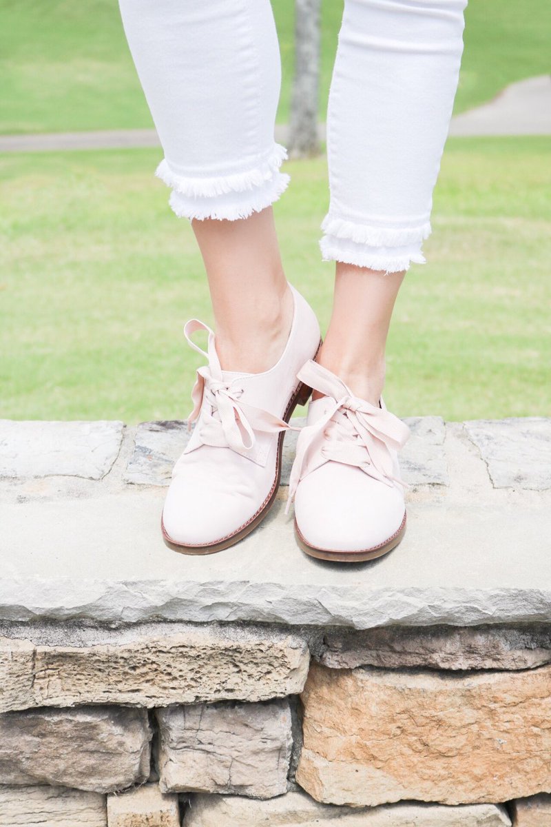 Vionic Shoe Review rosesandlillies.com/2019/08/06/vio…