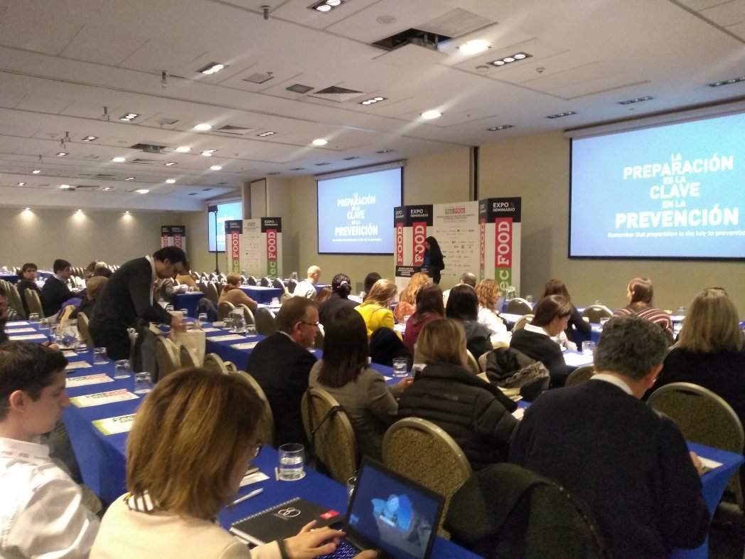 Transforma_Alim's tweet photo. Comienza la 5ta versión de la exposición y seminario #TecFOOD "Desarrollando una industria de alimentos sustentable e innovadora". Estamos con nuestras iniciativas @cetalimentos @CoInventa @IfanPrograma además de empresas que forman parte de la red @Transforma_Alim 💪 https://t.co/NLB96N1Yxu
