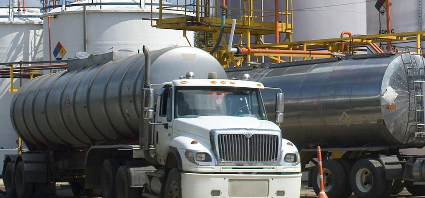 NetzschPumpsNA's tweet photo. In many industries, residual product that is left behind in a storage tank can be a problem. This problem can be rectified by using the proper #pumptechnology to strip storage tanks. Our NOTOS® #multiscrewpumps excel at this: https://t.co/j3T8NjWRb1 https://t.co/JoDvneTFtJ