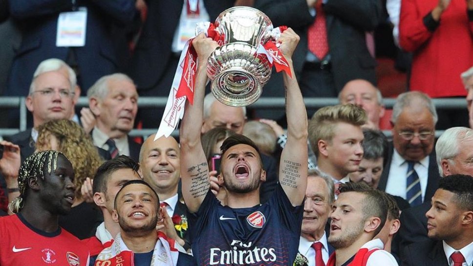 bhavss14's tweet photo. List of players Carl Jenkinson has won more than; Harry Kane, Dele Alli, Heung Min Son, Danny Rose, Harry Winks, Eric Dier &amp; Tanguy Ndombele.

Proper Gooner, thanks Jenko! https://t.co/GmdbVGdkrl