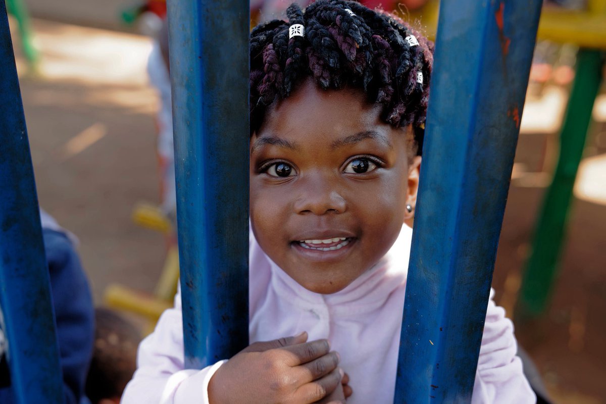Sifublack's tweet photo. The eyes, the smile, the laughter pulled my lens towards her. The internal joy of a child is so beautiful. You don't need things to be happy, you need love in your life!

#BlackJoy #TmilesJoint #blackgirlmagic https://t.co/6AdbzHIub9