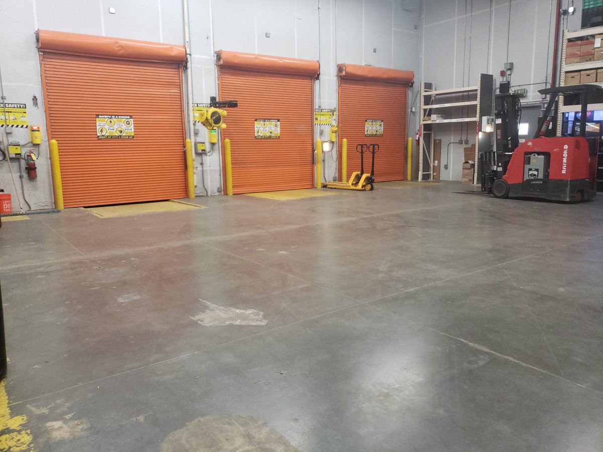 THDdiego's tweet photo. Shout out to our D38/D93 team for awesome execution of E2E! Thanks for all the hard work and dedication to taking care of our customers! #THD8966 @MikeCaplinger1 @LeahVienhage @torHash @k1960g @JonathanMayhak https://t.co/Y2HH9K0WnF