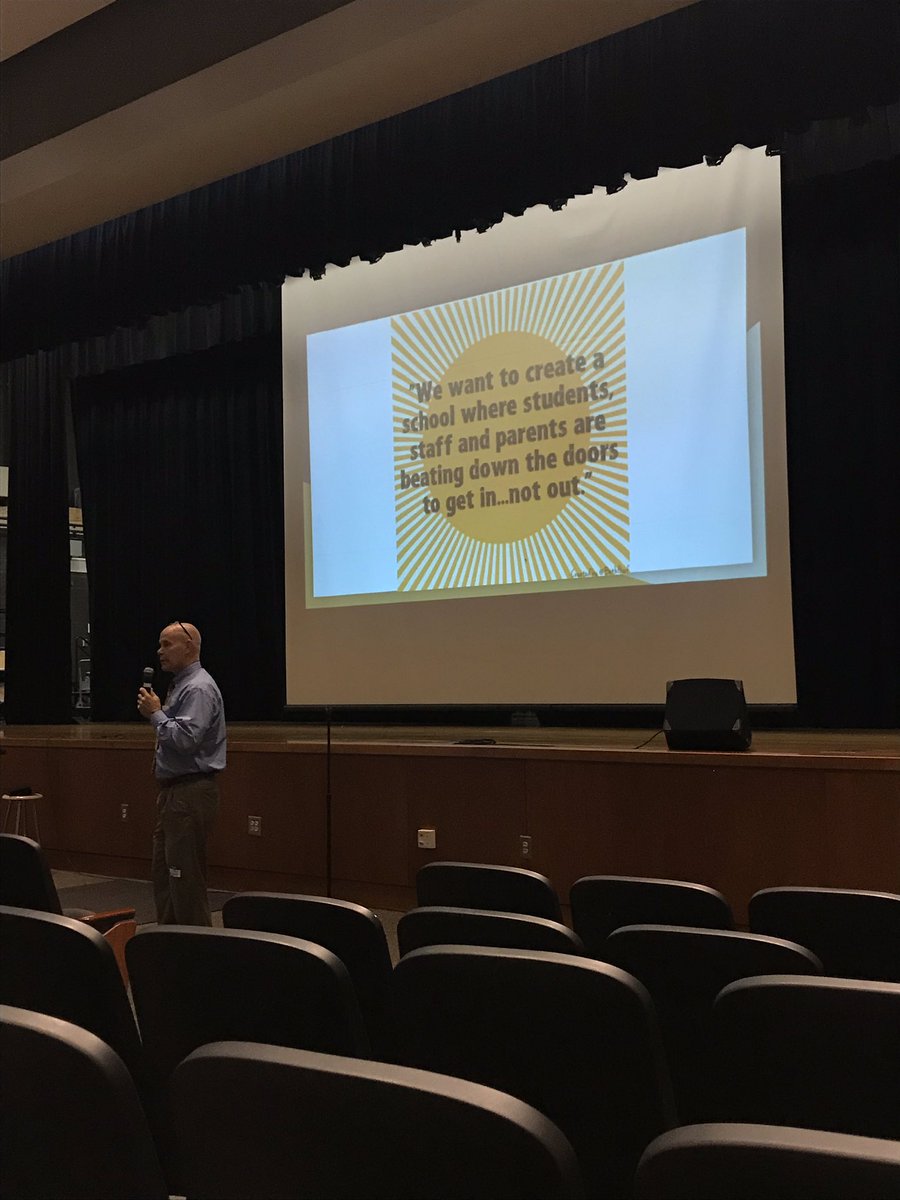 JLockettTeach's tweet photo. @JayBilly2 bringing passion &amp; motivation for how we can make school &amp; learning great for all  students! #2019hcedtechfest https://t.co/Ex5UCf0MWf
