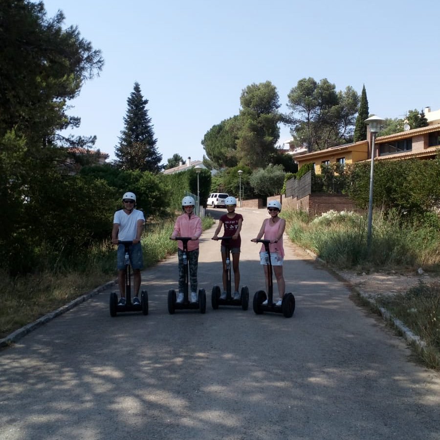 gironaway's tweet photo. Vols fer una ruta amb segway? Vine a GironaWay!

#GironaWay #gironasegway #segwaygirona #segway #ninebot #ninebotgirona #gironaninebot #girona #turisme #turismegirona #descobreix #descobreixgirona https://t.co/B0sYFnGWNd