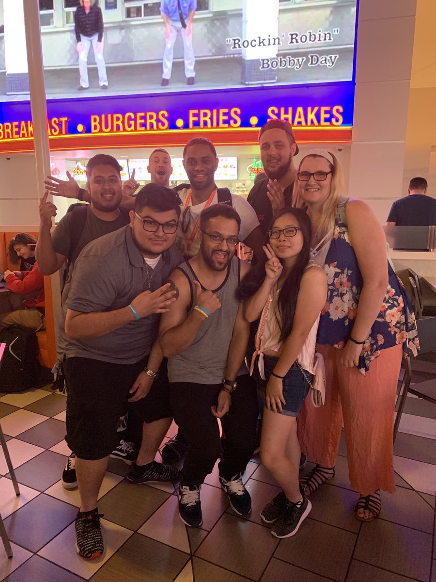 A4Los's tweet photo. A4 always gonna be fucking family. Even to those who don’t rep the tag but kick it with the crew, I got love for em. This was one of the best weekends of my life. Blessed to have met such great people. https://t.co/76zKd4TI2K