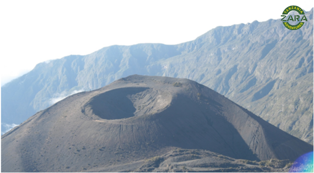ZaraTours's tweet photo. #MountMeru is the topographic centrepiece of #ArushaNationalPark. Its fertile slopes rise above the surrounding savanna and support a forest that hosts diverse wildlife.
Book your climbing to the top of Tanzania’s second tallest mountain
#MountMeruClimb #ZaraTours https://t.co/HQ2XcyjgXr