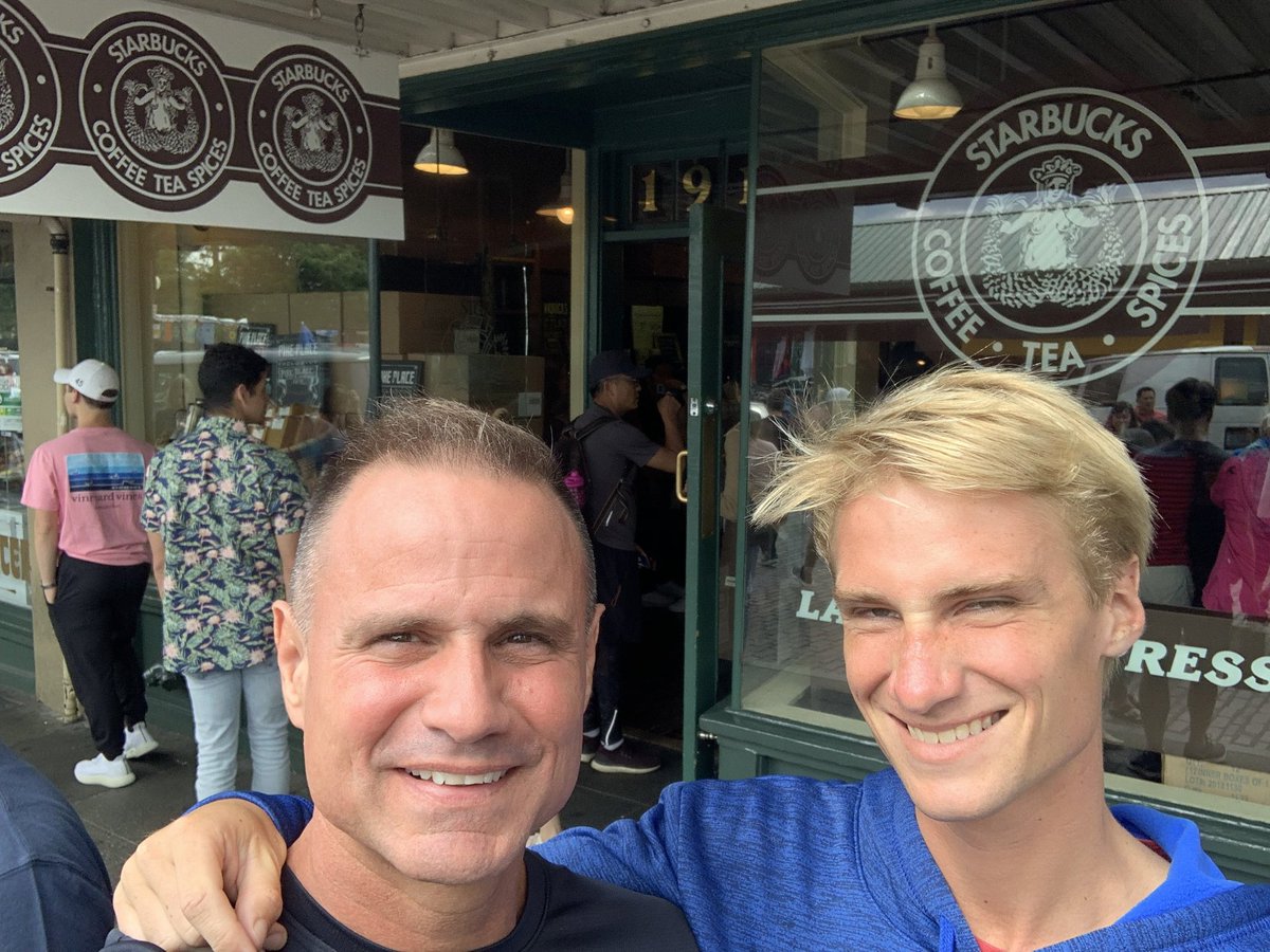 fgarciatio's tweet photo. The original, first-ever Starbucks in Seattle!
#Starbucks #11thMarathon #Washington #Seattle #OriginalStarbucks #MarathonExpo #RaceBib #JackAndJillDownhillMarathon #Gordo #Spaghetti #WashingtonState #Trail #BostonQualifier #WeRunSeattle #JackAndJill #Marathons #GoRunProject https://t.co/H8bHDyWRgE