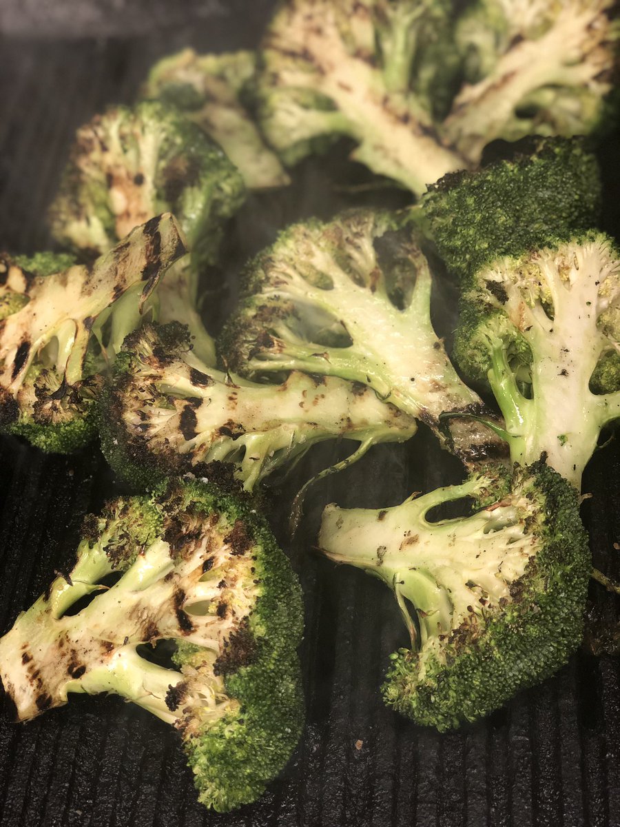CafeHermann's tweet photo. We in full throttle today! Chef Stephanie adding a little Hermann love to the broccoli. Don’t miss it @CafeHermann Innovation Station today Curried Chicken, Lime Basmati Rice, and Fresh Grilled Vegetables #chefdoug #bombay https://t.co/X8wmEGo0AI