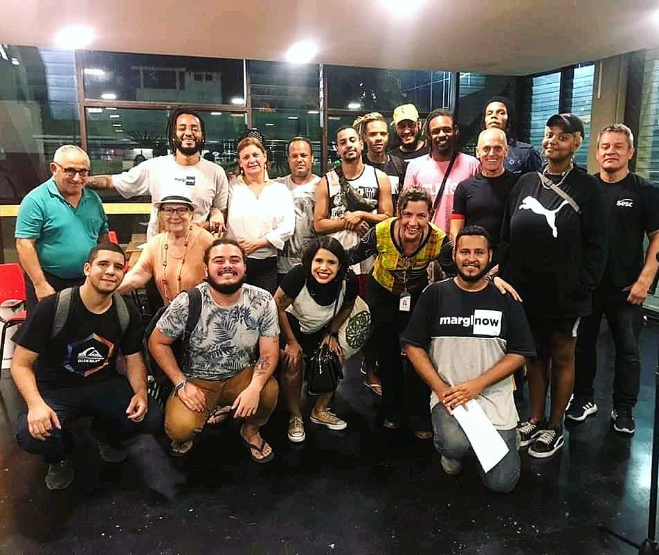 Fernando_Snp's tweet photo. Sarau marginow no SESC de Madureira, 26/07. 👏🏽📚
#marginow #SescMadureira #sarau #poesia #rua #resistência #literatura #rj #021 #zn #instagram #BigUp https://t.co/hstgdo3gaA