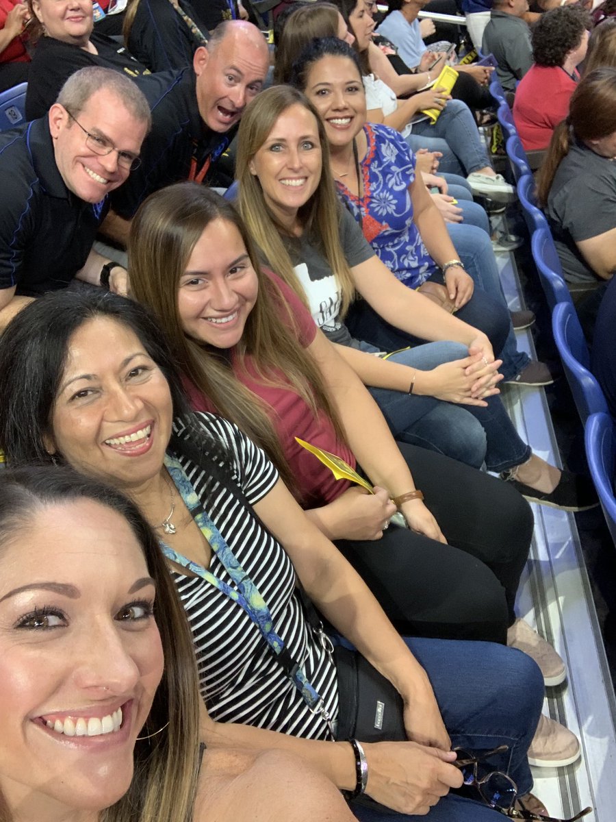 SAISDRLA's tweet photo. Our #secondaryrla team at #saisdconvocation19! And some friends :) #thepowerofus https://t.co/1aos6pPCwd