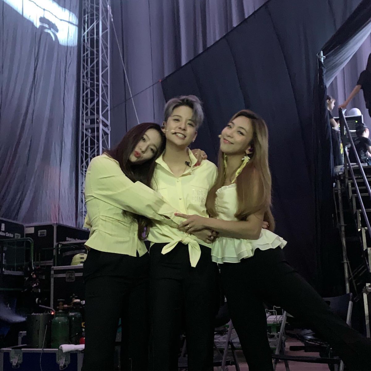 PHOTO] 190807 KRYSTAL Instagram Update with AMBER and LUNA “missed us”, image size:1200x1200