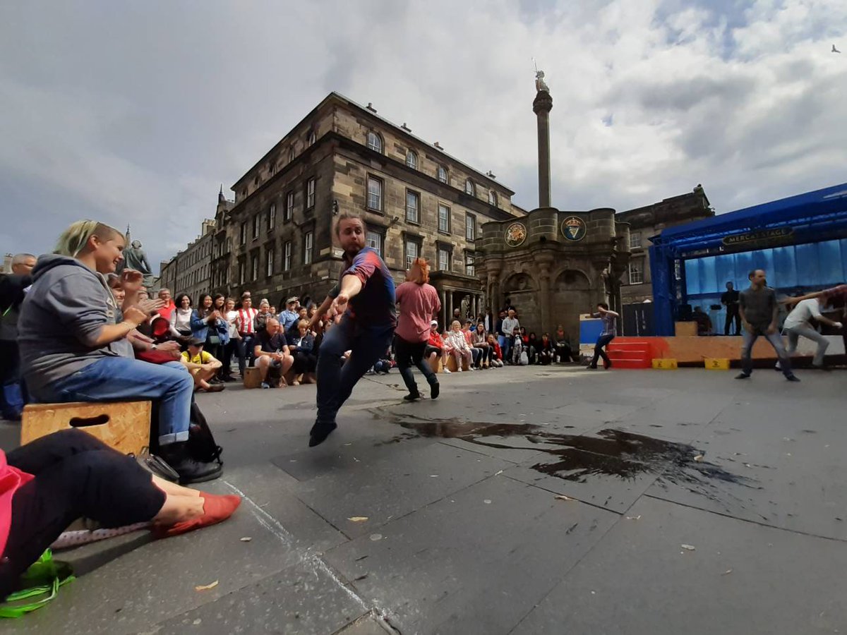 etxepareinst's tweet photo. Musika, dantza eta umorea. #FreshCool @TioTeron -en eskutik, #Edfringe -en. #DBFest19 #MakeYourFringe #ScotlandGoesBasque #BasqueCulture https://t.co/uIW9tW2aB3