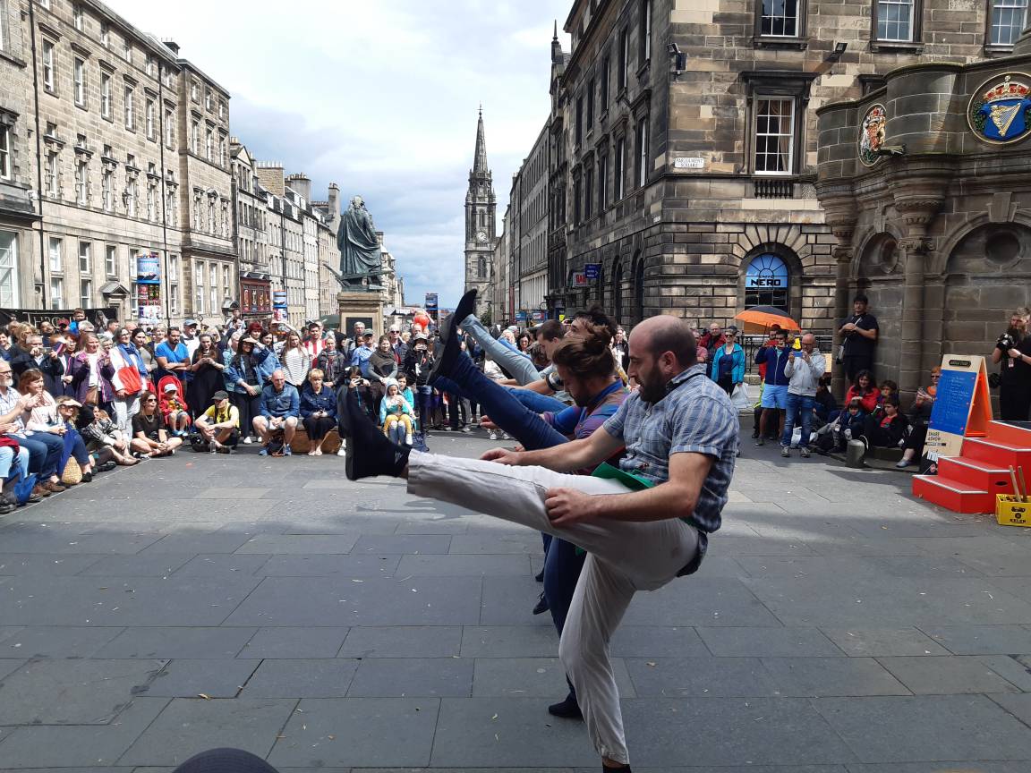 etxepareinst's tweet photo. Musika, dantza eta umorea. #FreshCool @TioTeron -en eskutik, #Edfringe -en. #DBFest19 #MakeYourFringe #ScotlandGoesBasque #BasqueCulture https://t.co/uIW9tW2aB3