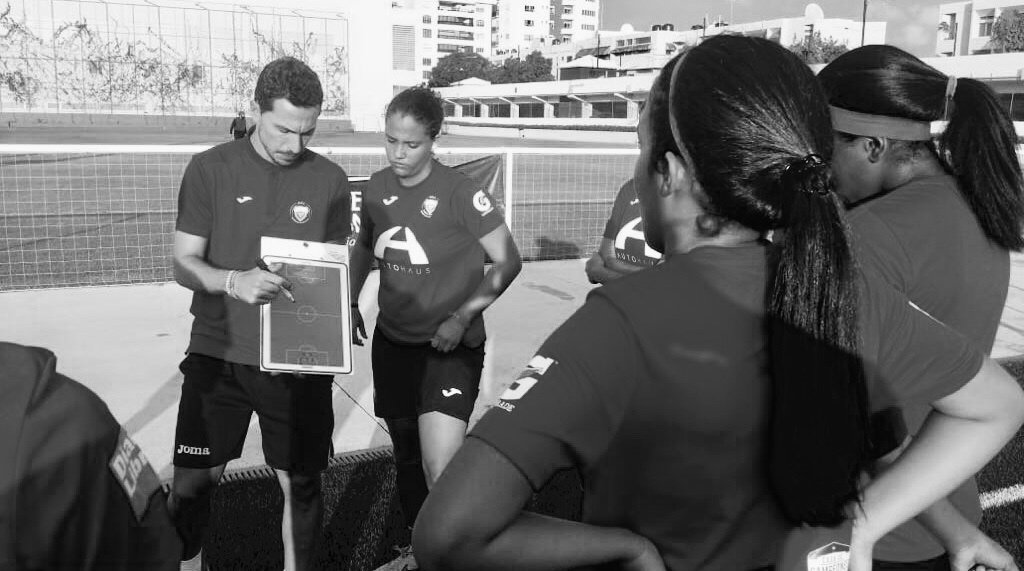 DV7Soccer's tweet photo. Our coaches adapt the training session to each player’s individual needs in order to help them get better. #DV7method https://t.co/IMH90GeOy2