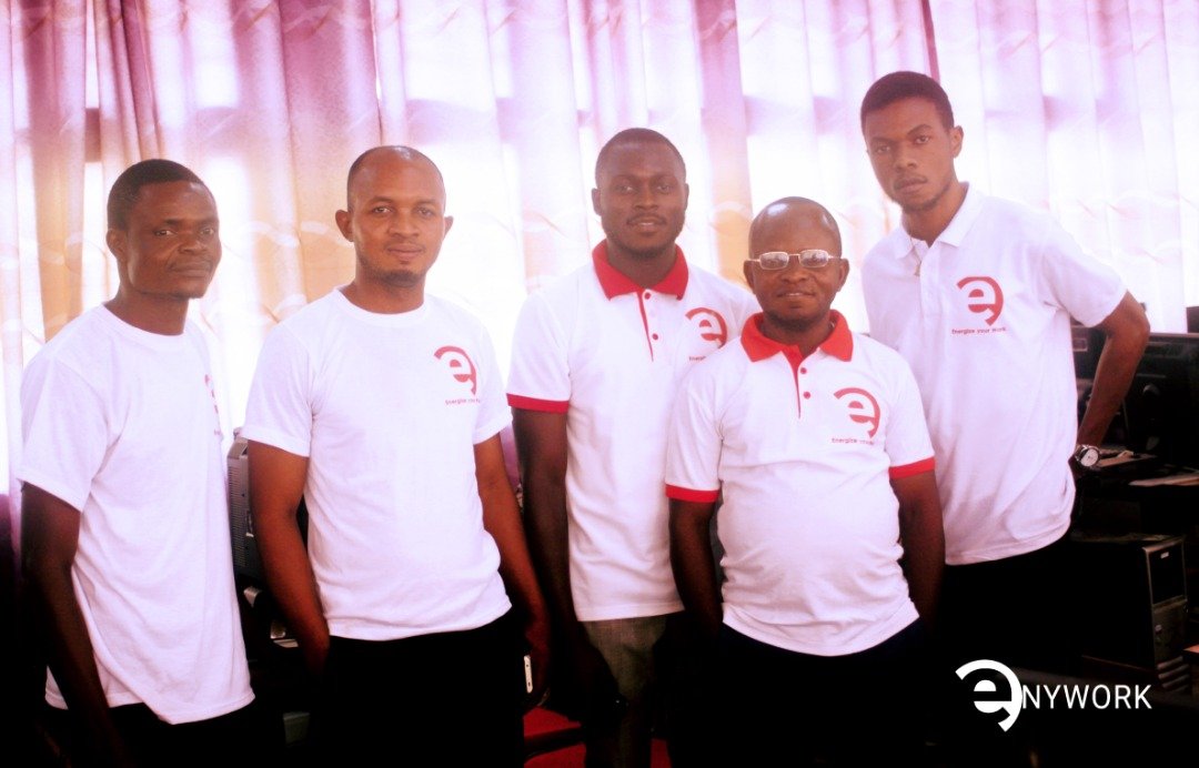 yusufheri64's tweet photo. Nous vous présentons l'équipe affectée à l'Institut Supérieur des Techniques Médicales de Kinshasa. Ils sont très fiers d'apporter leur soutien pour la lutte contre le phénomène "Points sexuellement transmissible".
#enywork #optsolution #istm_kin #enyworksarl #yusufheri https://t.co/CfPtU1sluN
